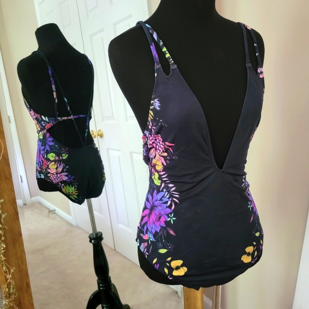 Urban outfitters black and florak one piece swimsuit - large